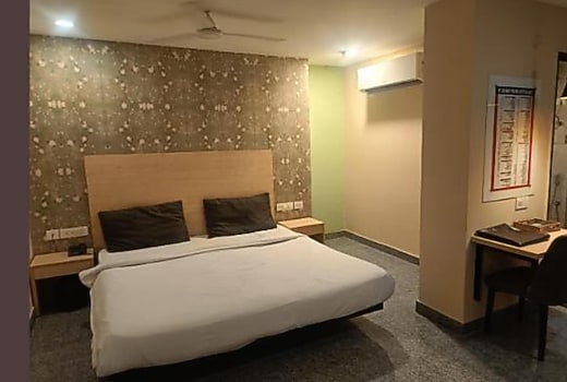 FabHotel Crescent