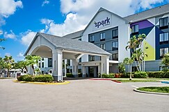 Spark by Hilton Fort Myers, Lee