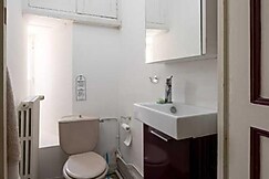 Stay at the Chateau- Studio 2P- with pool and park, Tarn-et-Garonne