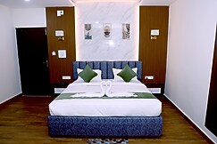 Grand Meridian Hotel & Restaurant, pakur