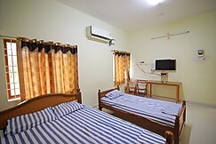 Nalli Plaza, Yercaud