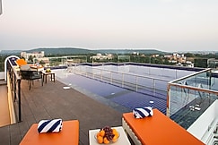 SinQ Symbol, Calangute, Goa