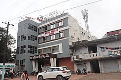 HOTEL ADARSH ROOM'S, Palsana