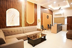 The Satguru Villa, Varanasi