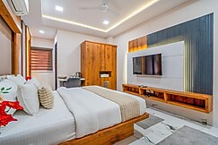 Hotel Deol's Paradise, Indore