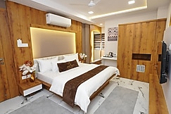 Hotel Deol's Paradise, Indore