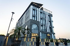 Emerald Luxe A Boutique Hotel Chandigarh Mohali, Zirakpur