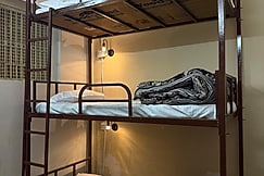 Madho Kutumb Hostel Ganga, Karwi