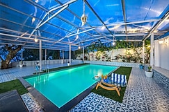 SaffronStays The Blue Door, Mahabaleshwar