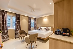 Hotel The Vibe House, Delhi