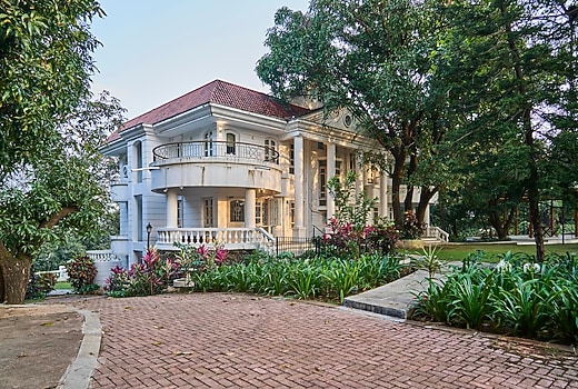 SaffronStays Ivory Chest