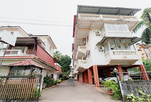 Sunny 2BHK Escape|Pool Gym|Steps from Colva Beach