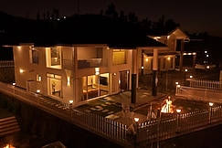 Dreamcloudz Retreats | The Lavish Grande Villa | 3 BHK, Ooty