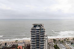22nd Floor Sea-View - Marine Drive Penthouse by Niotel, Calicut (Kozhikode)