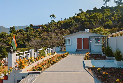 Neelachala -2BR Stay | Kainchi Dham by Homeyhuts