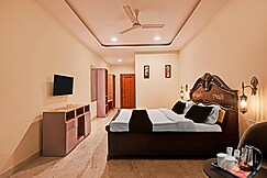 Townhouse Rau Circle Formerly Hotel U Turn & Restaurant, Indore