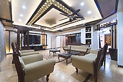 Alaya Stays Royal Valora, Charming 5 BHK villa with Garden, Bangalore