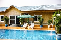 Alaya Stays Aurea | 4 BHK Farmhouse With Pvt Pool & Garden, Noida