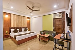 Hotel Quadis 51, Noida