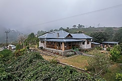 ELIVAAS Tapovan Estate | 2 BHK with Kids Attic Garden & Scenic Views, Sattal