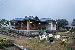 ELIVAAS Tapovan Estate | 2 BHK with Kids Attic Garden & Scenic Views, Sattal