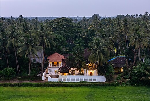 5bhk Villa by Spectacular spaces