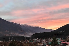 Cliffside Hotel and Cafe, Manali