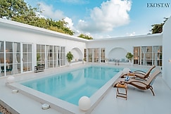 EKOSTAY - Ark Stone Villa, Alibaug