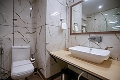 The Shiva Continental, Dehradun