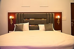 The Kashi Gateway , Varanasi