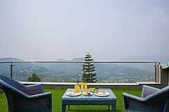 Rahein by The StayCationer, Naukuchiatal