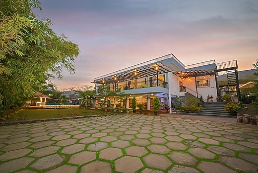 5Bhk With Turf ( Silver Spring Villa )