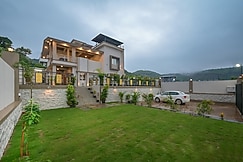 Sky Legacy Villa (5Bhk With Games), Lonavala