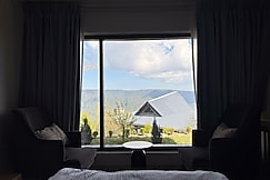 Cypress One Luxury 2 Bedroom Villa, Mukteshwar