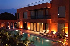 Terracotta Tales: 5BR Rustic Luxe Stay w/ Bonfire, Jaipur