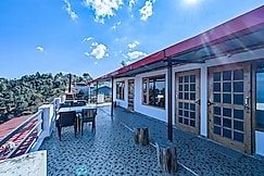 Chinar Retreat 3BR SF near Mukteshwar Dham by Homeyhuts, Mukteshwar