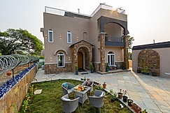 ELIVAAS Vaikunth 3BHK Villa Getaway with Rooftop Pool, Udaipur