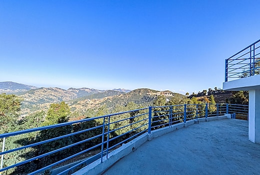 Petal Peak Retreat 6BR Homestay by Homeyhuts