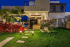 The Sapphire Garden Villa by StayJade, Hosur