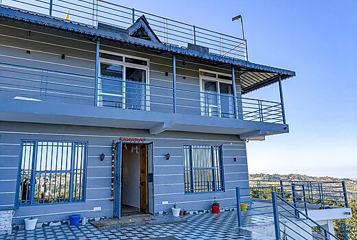 Petal Peak Retreat 1BR FF Homestay by HomeyHuts 2