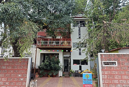 Tree House Hill Station Home (Suite 3) 2 Guests