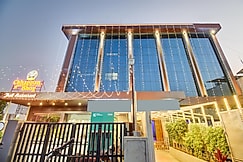 FabHotel Chhappan, Pachora