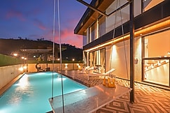 Y2K Villa - II with Pvt Pool & Indoor Games. Lonavala, Lonavala