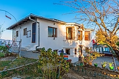 The Mukteshwar Manor, Mukteshwar