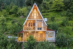 Nature View A Shape Treehouse By Bastiat Stays, Banjar