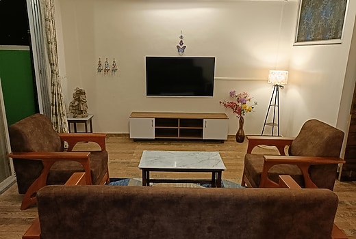 Tree House Hill Station Home  Suite 2  First Floor