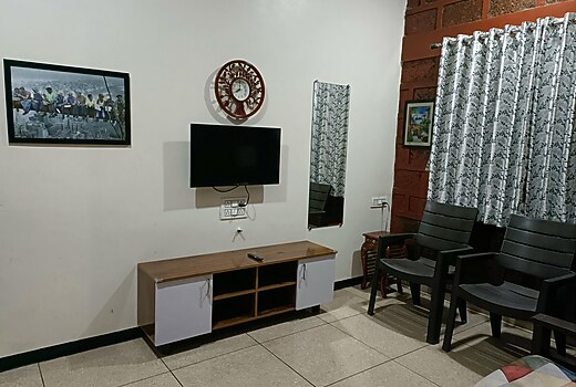 Tree House Hill Station Home (Suite 1) (2 Guest)