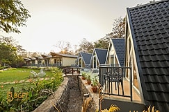 Mountain Woods Farmstay, Khopoli (Pure Veg), Pen