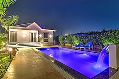 Alaya Stays 3-BHK Pet-friendly Saroja Farmhouse, Noida