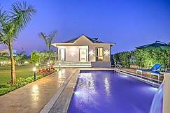 Alaya Stays 3-BHK Pet-friendly Saroja Farmhouse, Noida